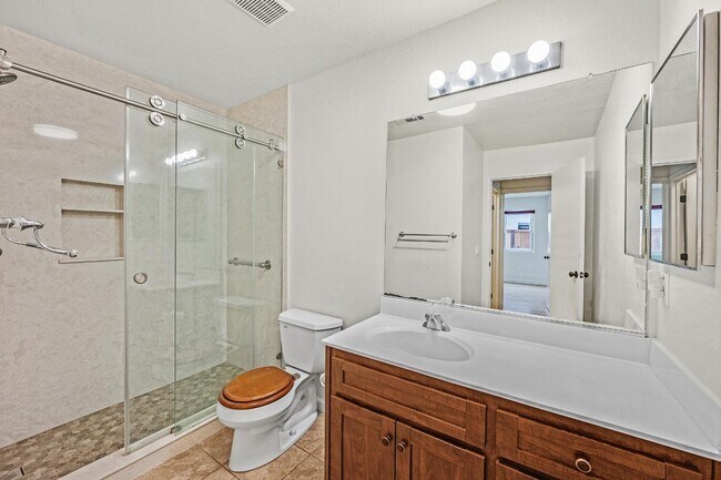 Building Photo - 1005 Mabel Josephine Ct