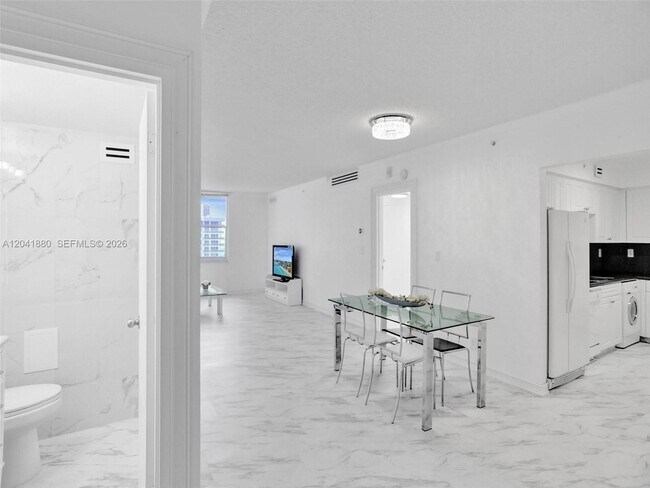 Building Photo - 2501 S Ocean Dr