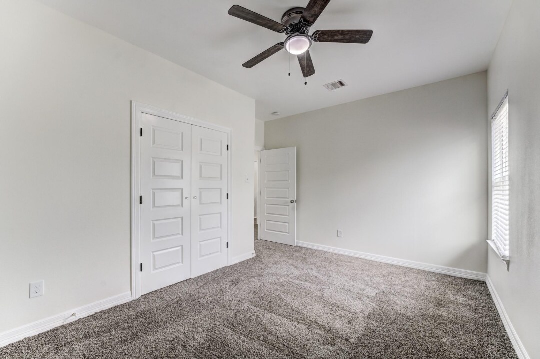 Building Photo - 410 N 4th St