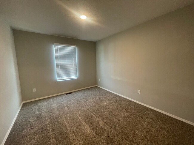 Building Photo - Make this  beautiful modern home yours!!