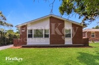 Building Photo - 410 S Villa Ave