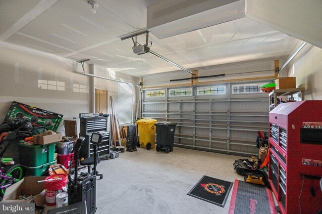 Building Photo - 7843 Otterbein Way