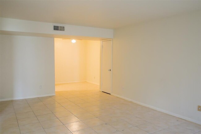 Building Photo - 6606 De Moss Dr