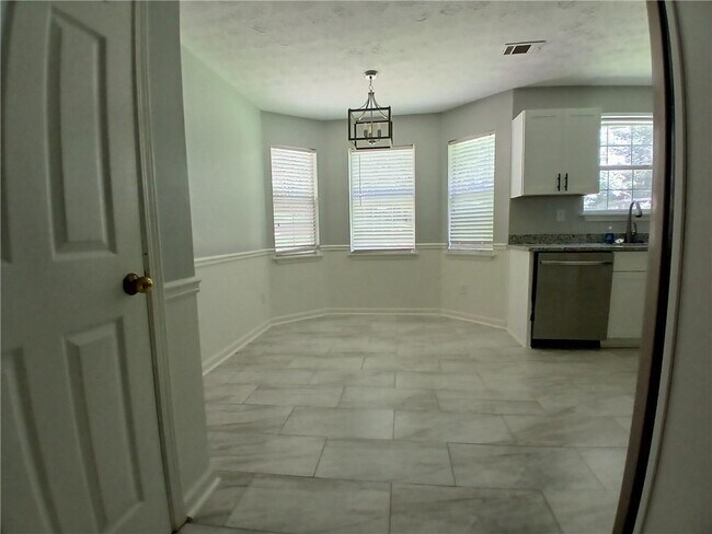 Building Photo - 3004 Dogwood Ln