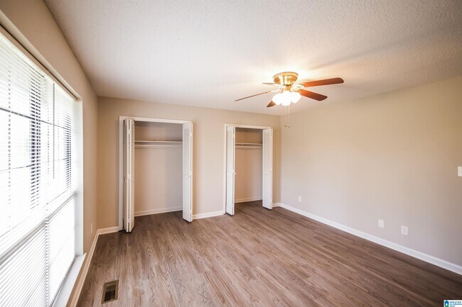 Building Photo - 21264 Royal Dr