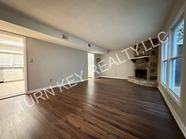 Building Photo - Adorable Townhome for Rent in Cahaba Heigh...