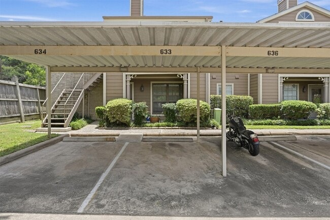 Building Photo - 1860 White Oak Dr