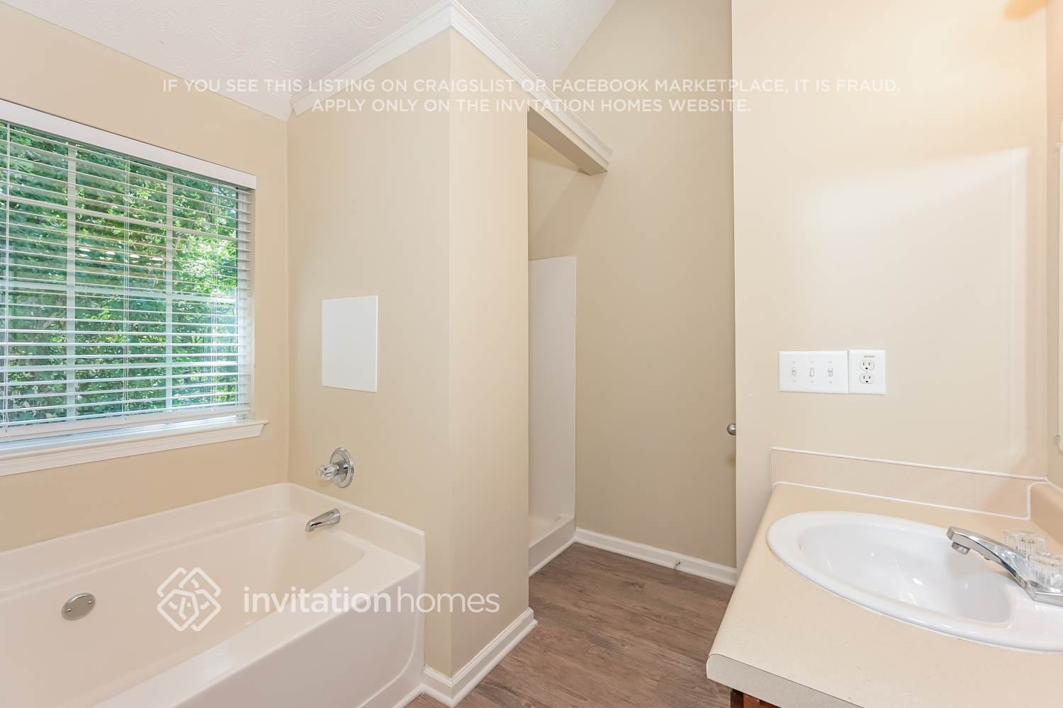 Building Photo - 559 Michael Cir