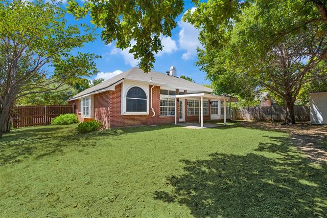 Building Photo - 2112 Carriage Hill