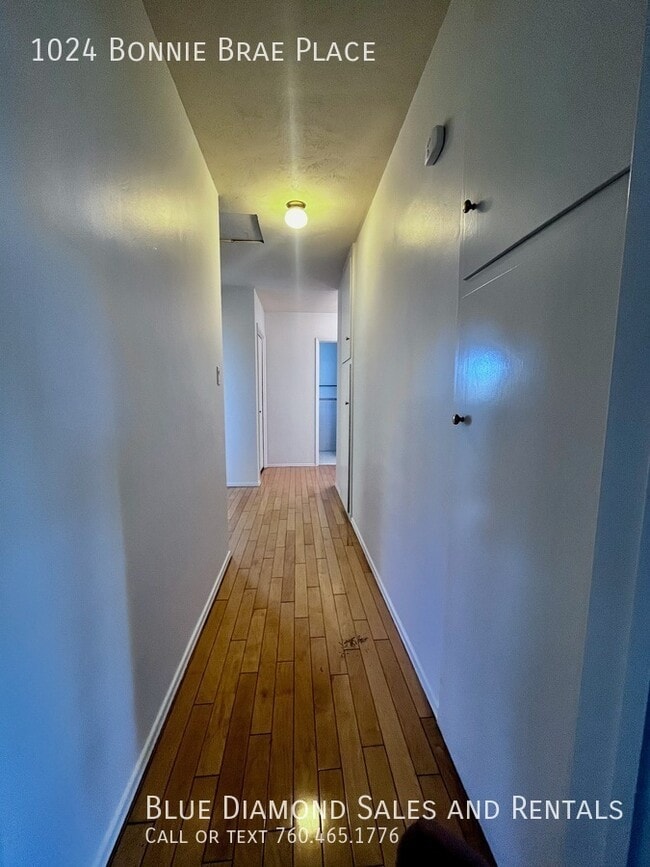 Building Photo - 1024 Bonnie Brae Pl