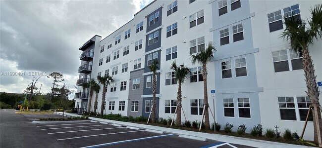 Building Photo - 5579 Millennia Park Dr