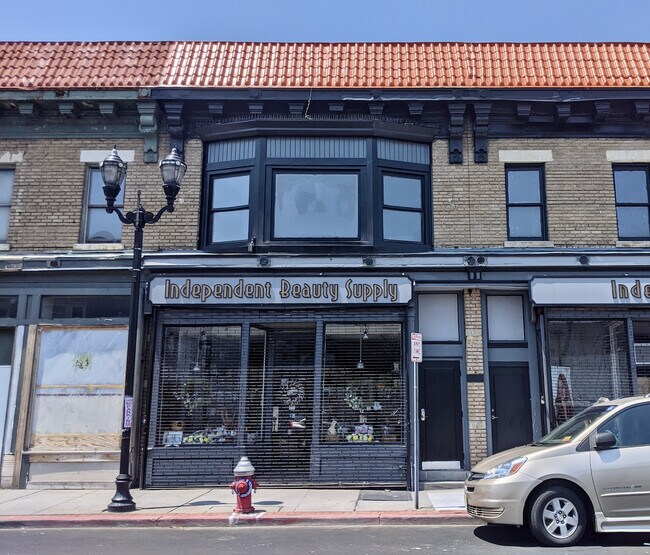 Building Photo - 93 Monticello Ave