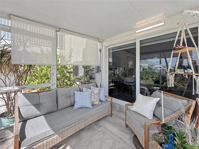 Building Photo - 5301 Ocean Terrace