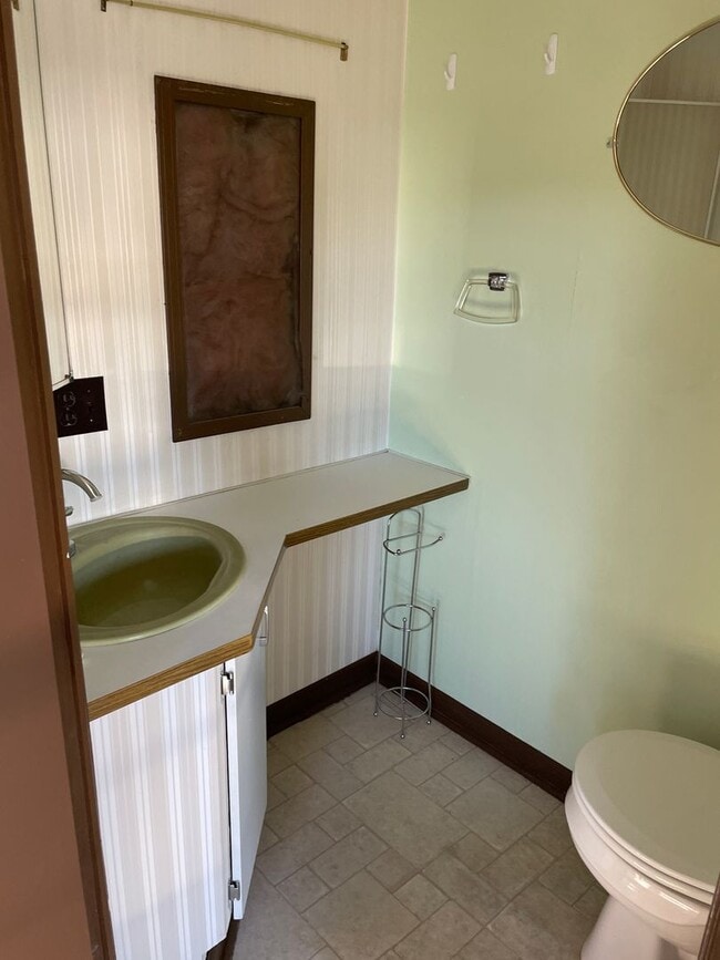 Building Photo - Comfortable 2+ Bedroom Mobile Home with Extra Storage and Enclosed Entries