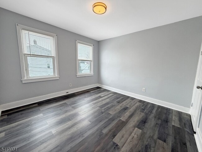 Building Photo - 65 Davis St