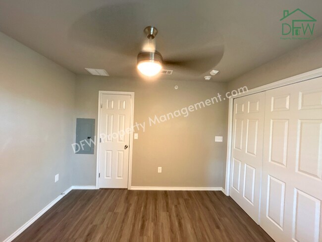 Building Photo - For Lease: Modern 1BR Oasis in the Heart of Dallas