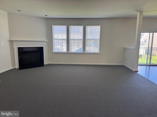 Building Photo - 9719 Inkwood Dr