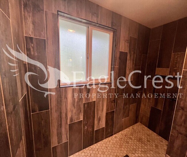 Building Photo - Two Bedroom, One Bathroom House with Fence...