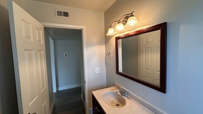 Building Photo - 2960 Cabrillo Dr