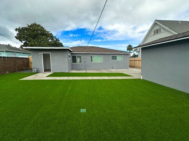 Building Photo - Updated 4BR Home in Lompoc with Spacious Yard — Move-In Ready!