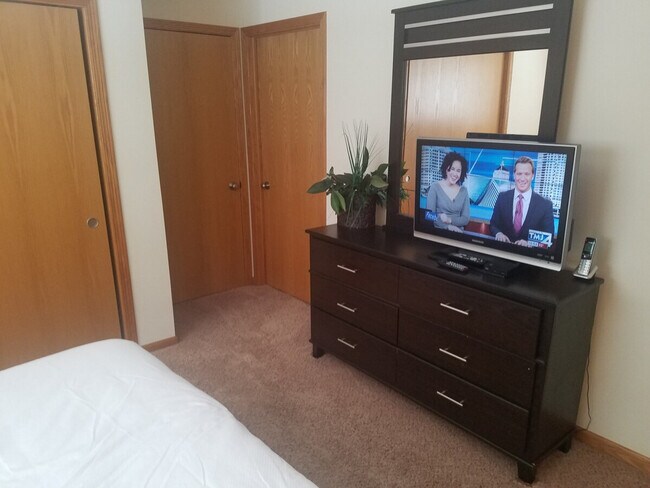 Building Photo - 2309 Deer Park Dr