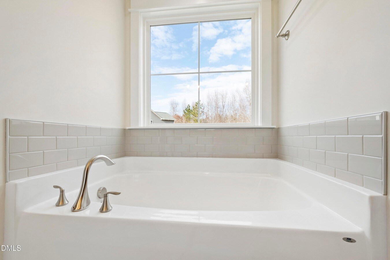 Building Photo - 157 Harmony Trl