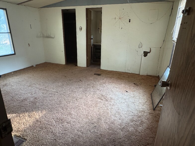 Building Photo - 5501 9th St