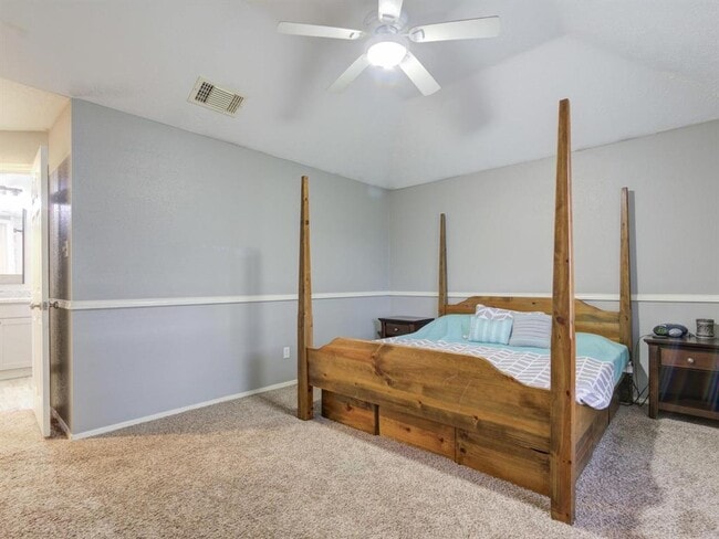 Building Photo - 10941 W Dogwood Dr