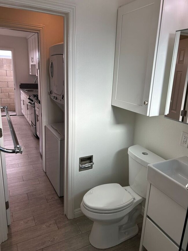 Building Photo - FANTASTIC 1BD 1BA FOR LEASE!