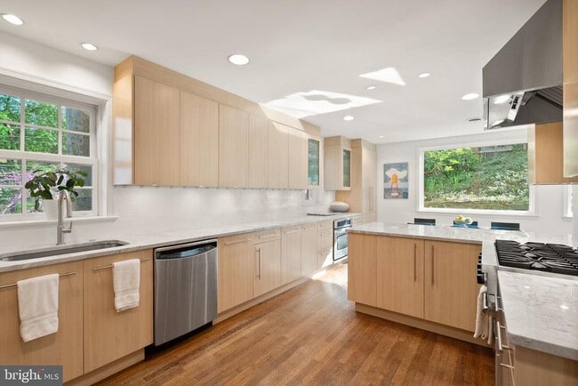 Building Photo - 5152 Manning Pl NW