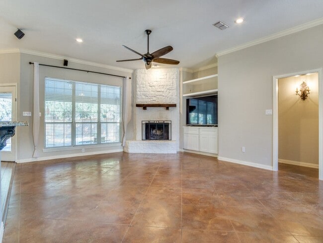 Building Photo - Incredible 4-bedroom, 3-bath Home with sparkling Pool on a gorgeous lot in highly sought-after Al...