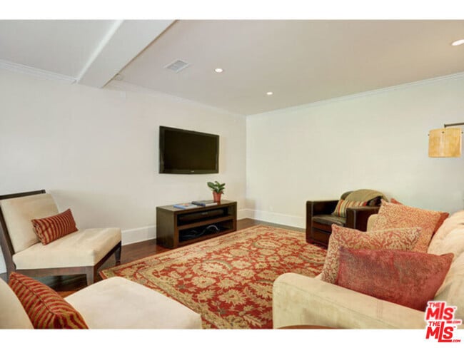 Building Photo - 334 Oceano Dr