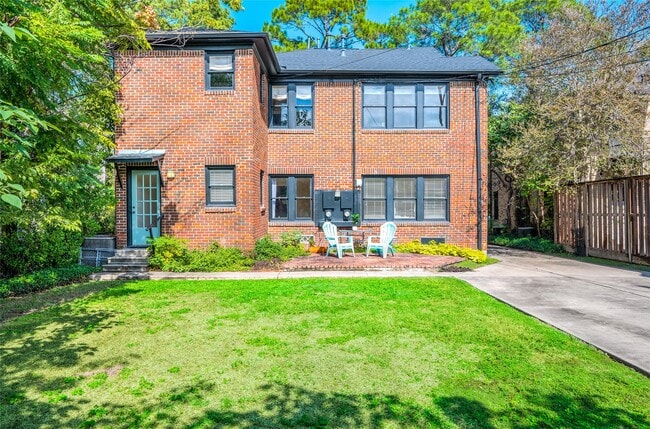 Building Photo - 1737 Albans Rd