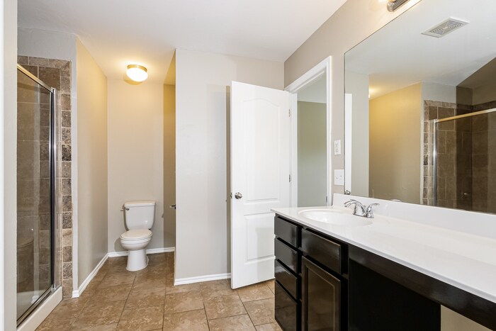 Building Photo - 13312 Beaumont Dr