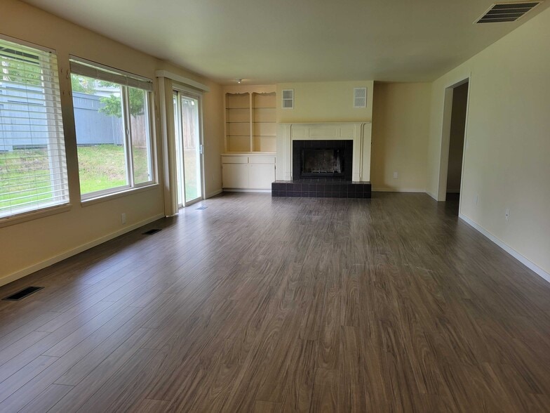 Building Photo - 163 Hurricane Ridge Dr