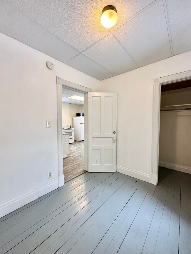 Building Photo - 270 8th St