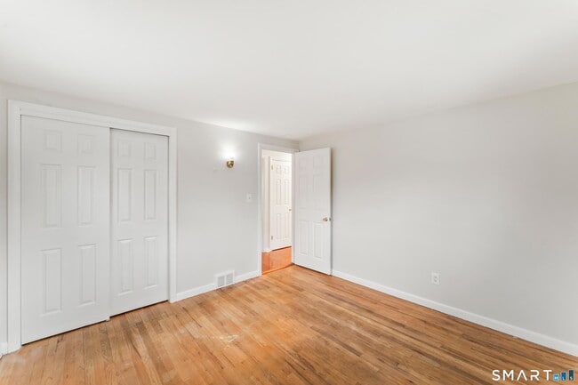 Building Photo - 67 Dogwood Dr