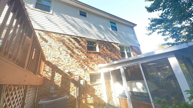 Building Photo - *** Coming Soon*** Gorgeous 4 Bed 2.5 Bath Single Family Home On Spacious Lot In Orange Hunt Esta...