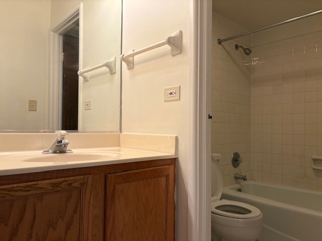 Building Photo - 240 Springhill Dr