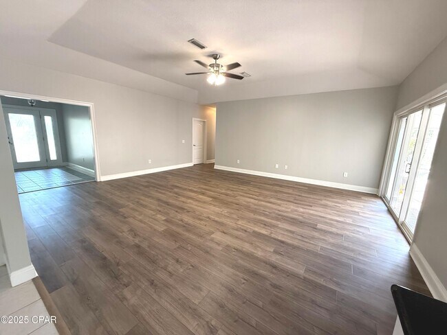 Building Photo - 12207 Lyndell Plantation Dr