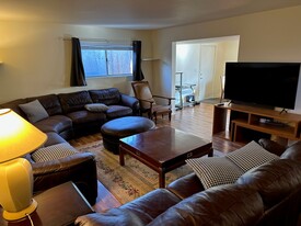 Building Photo - 1332 E 4200 S