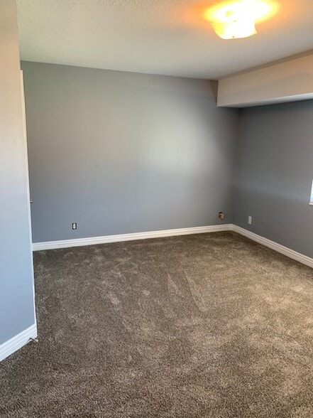 Building Photo - 5775 W Chantilly Cir