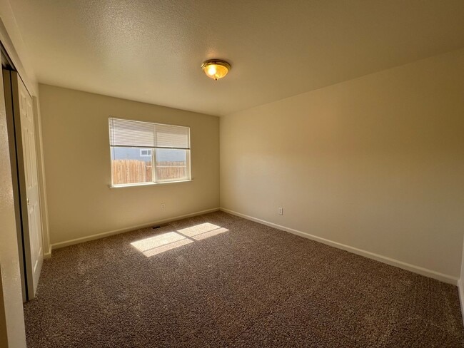 Building Photo - 3/2/2 Home in Gardnerville Ranchos *MUST SEE*
