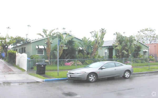 Building Photo - 3018 9th Ave
