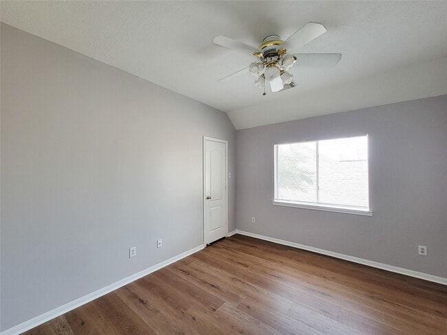 Building Photo - 9410 Barretts Glen Ct