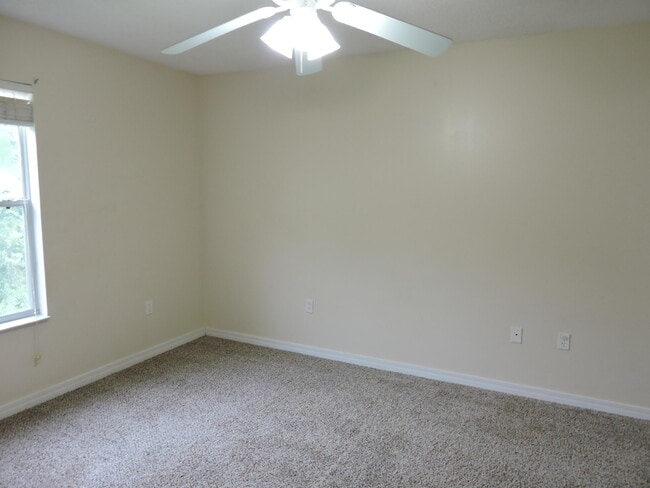 Building Photo - 178 Cabana Way