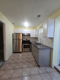 Building Photo - 187 Colon Ave