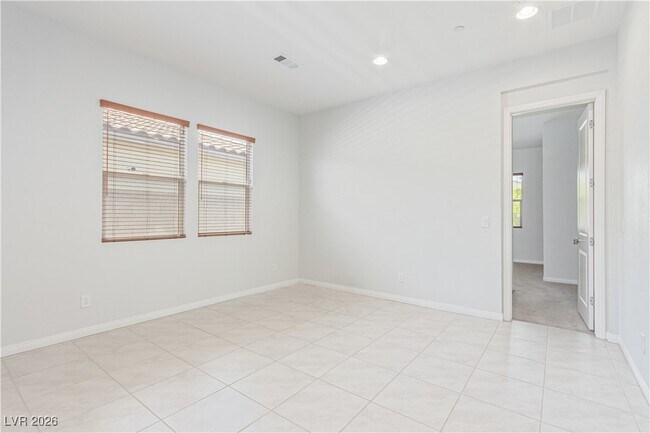 Building Photo - 298 Nine Mile Creek Dr