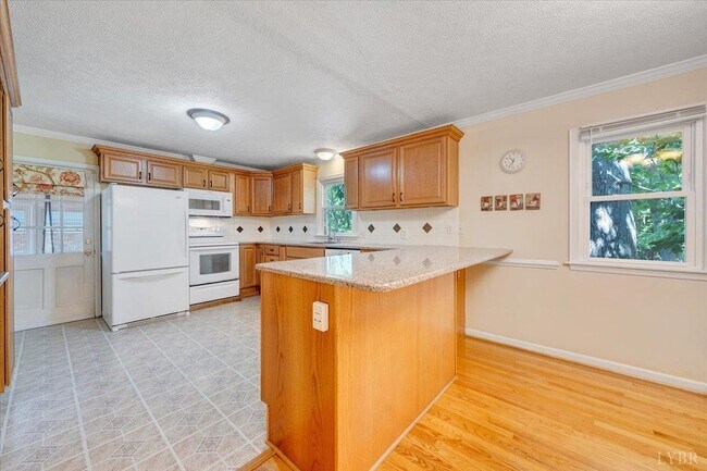 Building Photo - 405 Oakland Cir