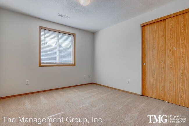 Building Photo - 5 br, 2.5 bath House - 8619 NE 90th Ave